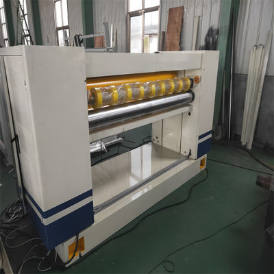 Máquina de corte de folhas para fabricação de caixas de cartão onduladas