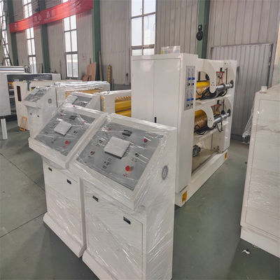 Máquina de corte de folhas para fabricação de caixas de cartão onduladas