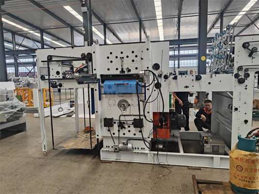 Máquina de corte e descascagem de cartão ondulado em lojas de materiais de construção