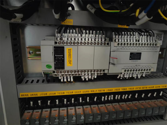 Tipo de embalagem de filme Máquina de costura de servo duplo para fabricação avançada de caixas de papelão