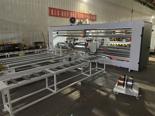 Máquina de costura semiautomática de dupla articulação de 6 kW para costura de cartão