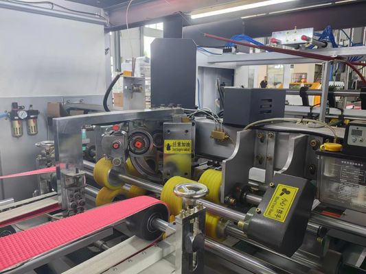 Máquina de colagem de pasta de cartão essencial das lojas de vestuário para embalagens de tipo cartão