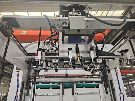 precisão Máquina de corte a óleo de papelão para cartão de papelão Max.Papel Tamanho 1500 * 1100mm fabricado