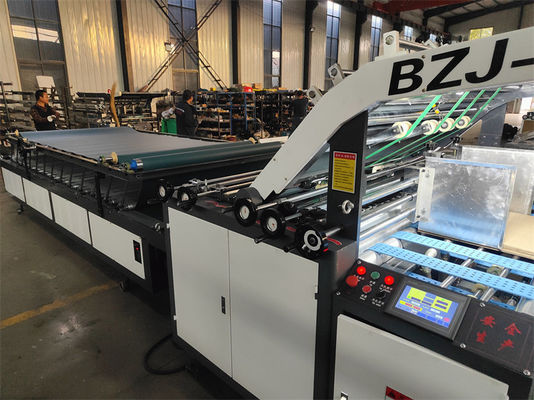 Máquina de laminação por servo semi-automática para laminação rápida de folhas no processamento de cartões