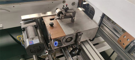 Máquina de colagem de pasta de duas peças semiautomática fácil de operar para fabricação de papel de papelão