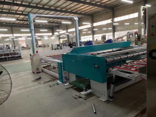 Material de embalagem de plástico Máquina automática de empilhadeira de cartão para 8700*2890*3200 dimensões