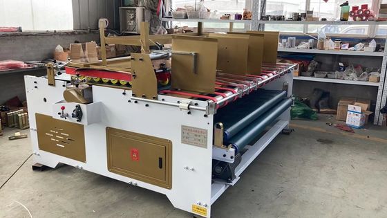 Máquina de colagem de pasta semiautomática para caixa de cartão Melhorar a sua eficiência de produção