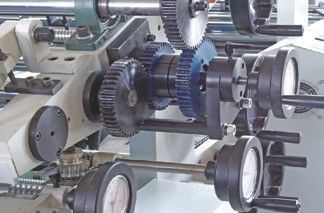 Máquina de cartão ondulado laminador de alta precisão ± 1 mm para desempenho de varejo