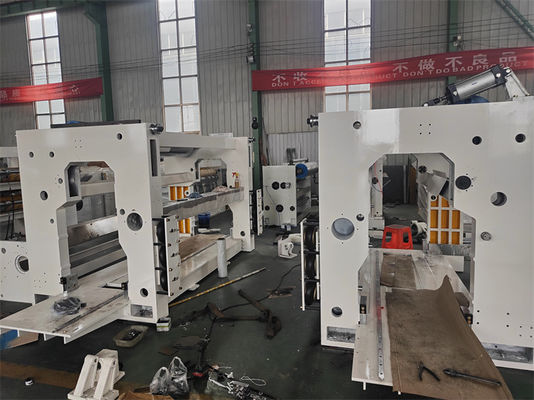 Máquina de fabricação de caixas de cartão onduladas de flauta de face única para lojas de vestuário 1700 KG