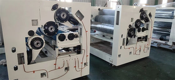 Máquina corrugada de uma única face de 1700 kg para produção de cartão corrugado de restaurante