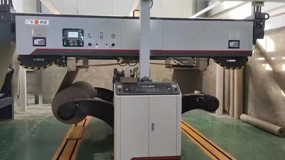 Máquina automática de separador de papel em rolos com máquina de separador de papel ondulado de 380 V e controle automático da tensão