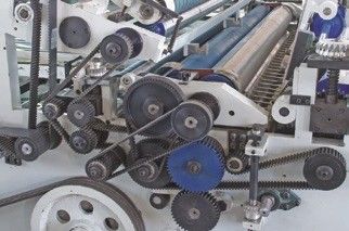 Laminagem de cartão corrugado para cartão com máquina de laminagem automática de flauta