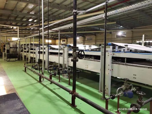 Máquina de moldagem de papel automática 3 5 7 camada caixa de cartão Linha de produção para papel cartão