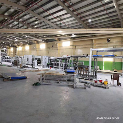 4500 kg Linha de produção de placas onduladas com controlo de frequência e saída horizontal